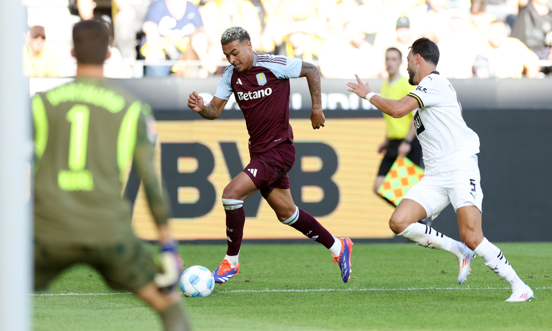 Borussia Dortmund v Aston Villa