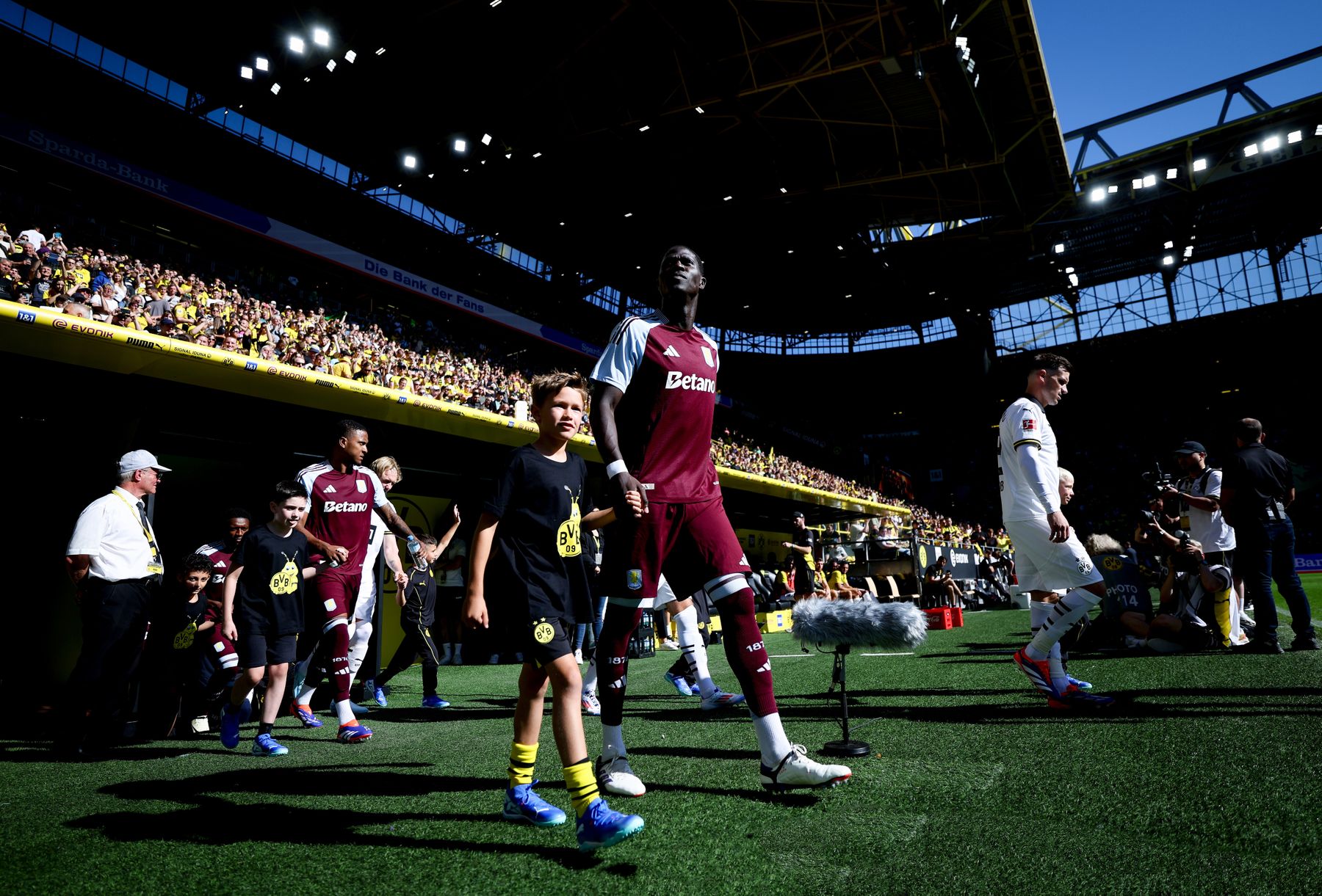 Borussia Dortmund v Aston Villa