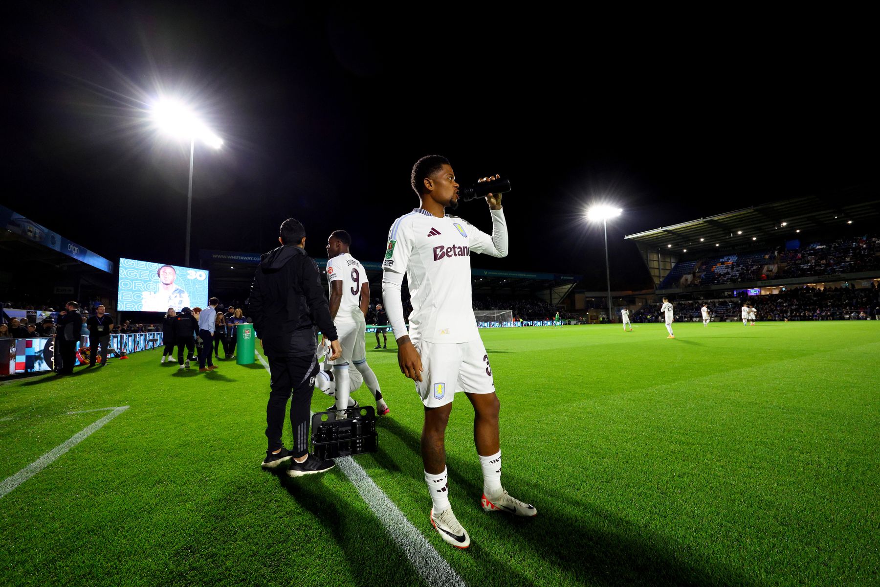 Wycombe Wanderers v Aston Villa