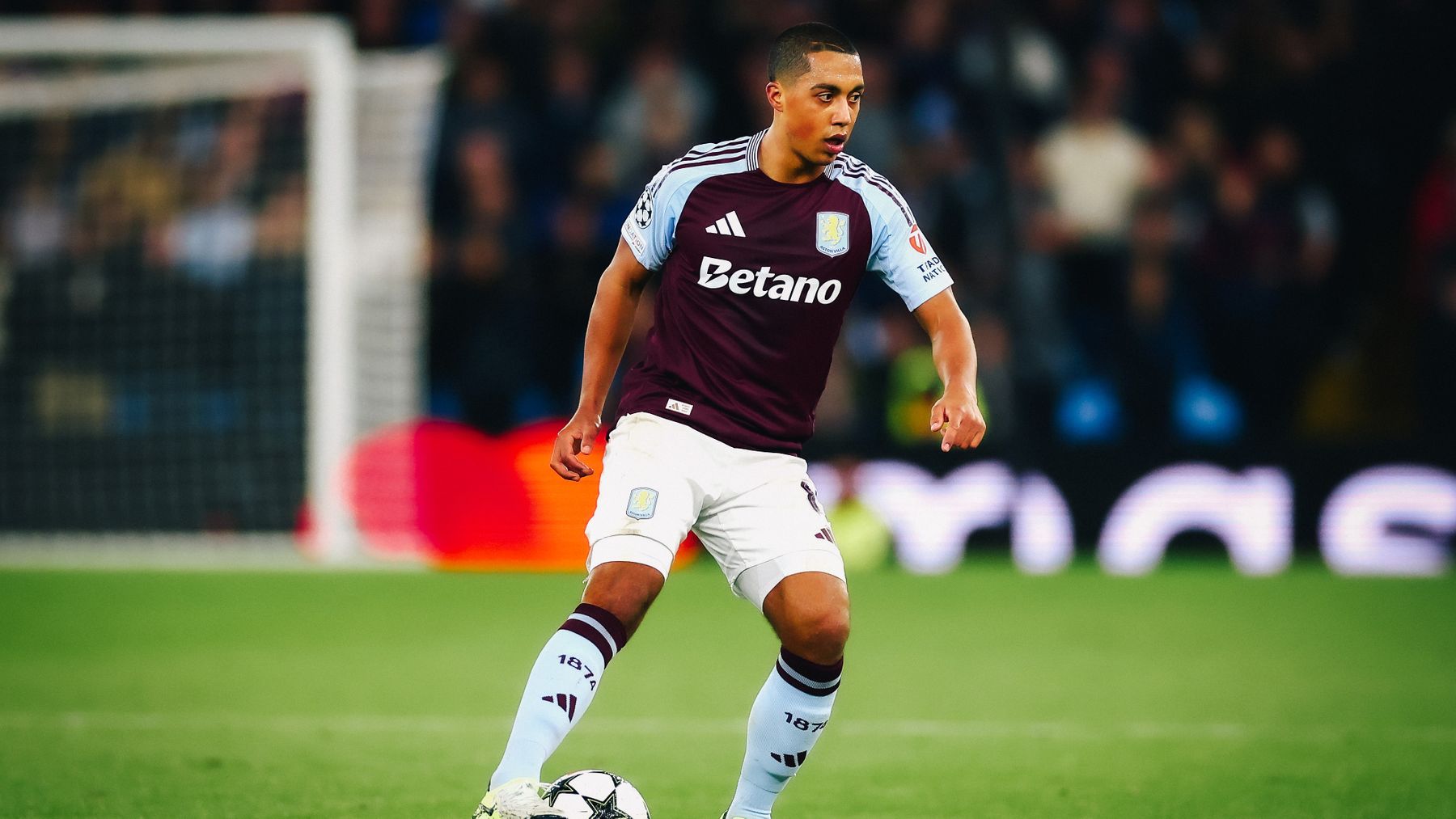 Youri Tielemans.jpg