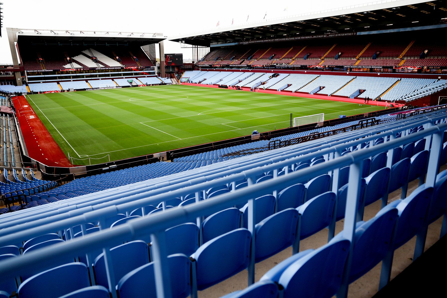 Aston Villa v Manchester United