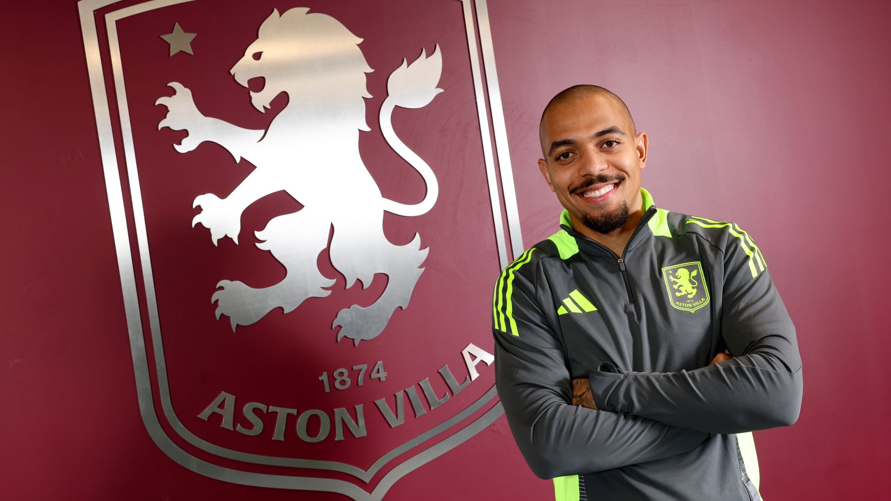 Donyell Malen signs for Aston Villa