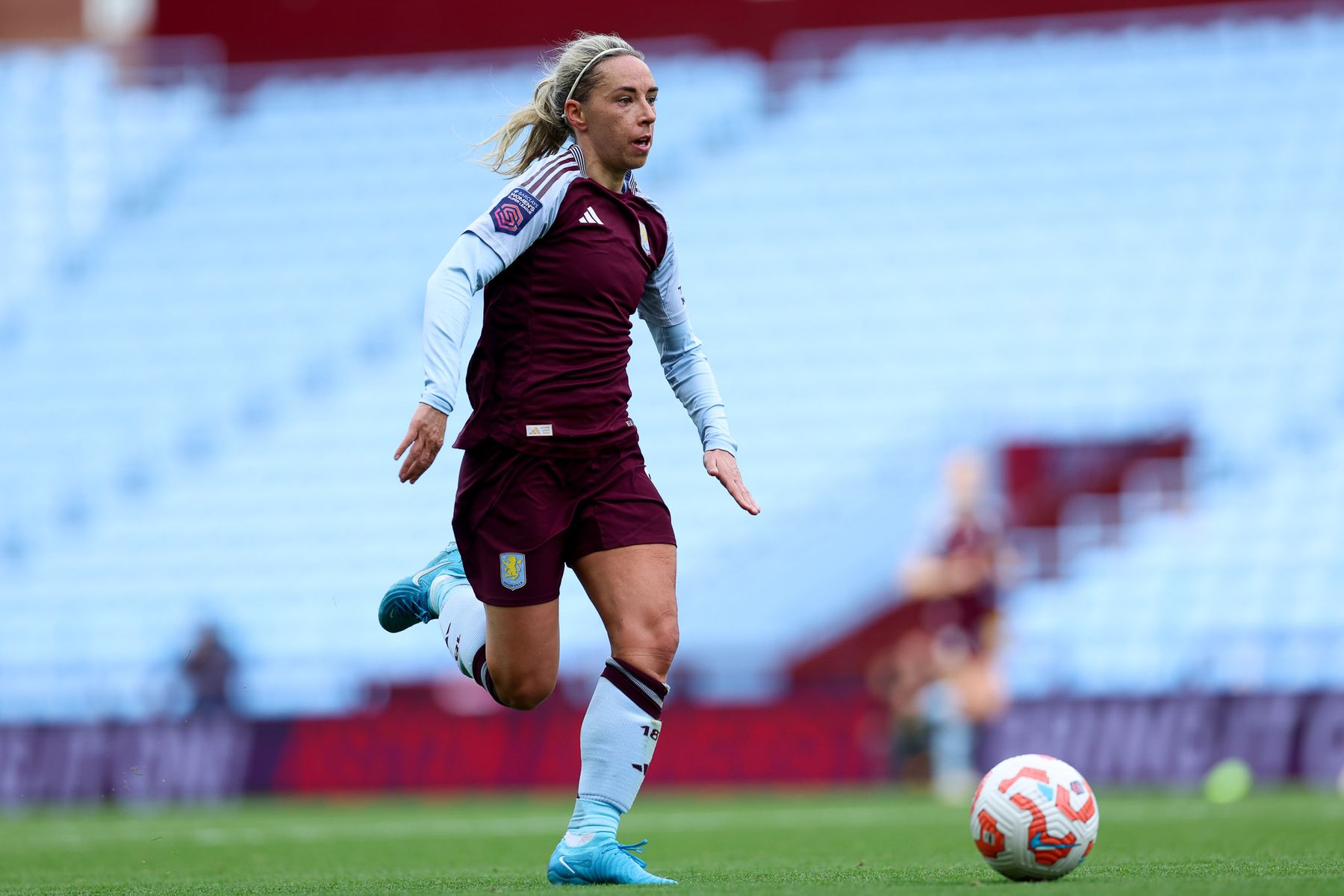 Jordan Nobbs vs Leicester.jpg