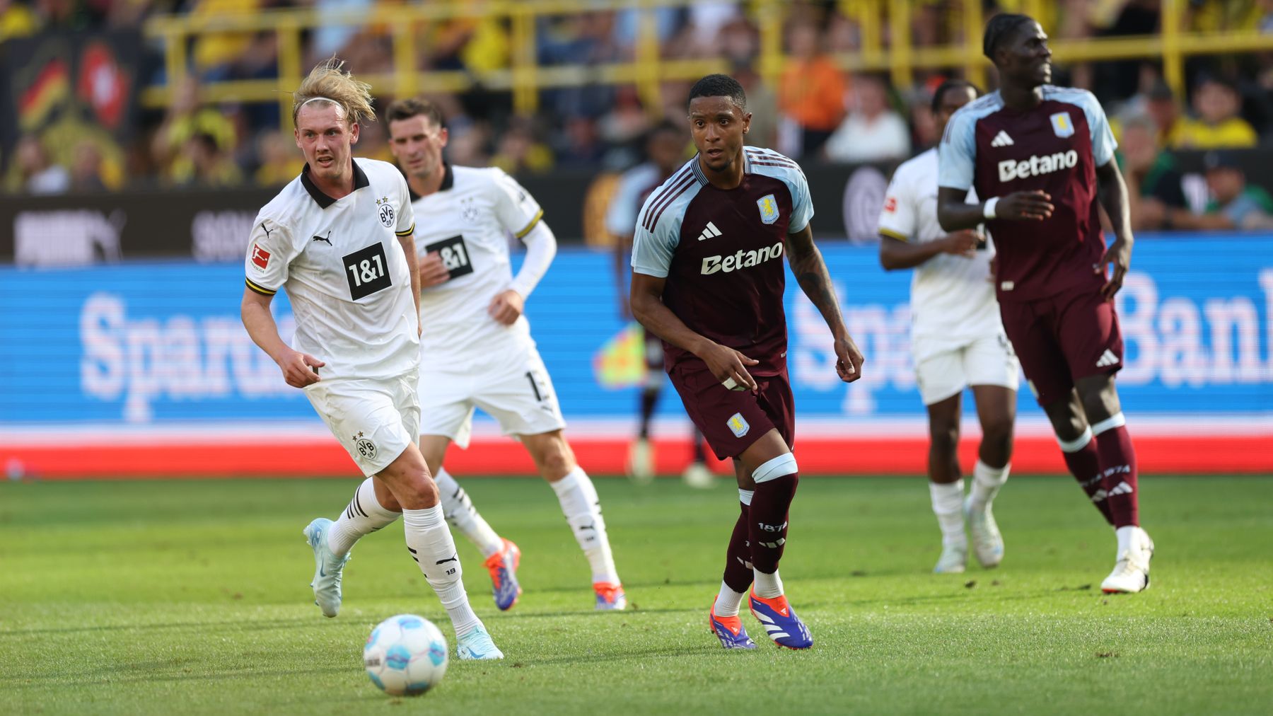 Borussia Dortmund v Aston Villa